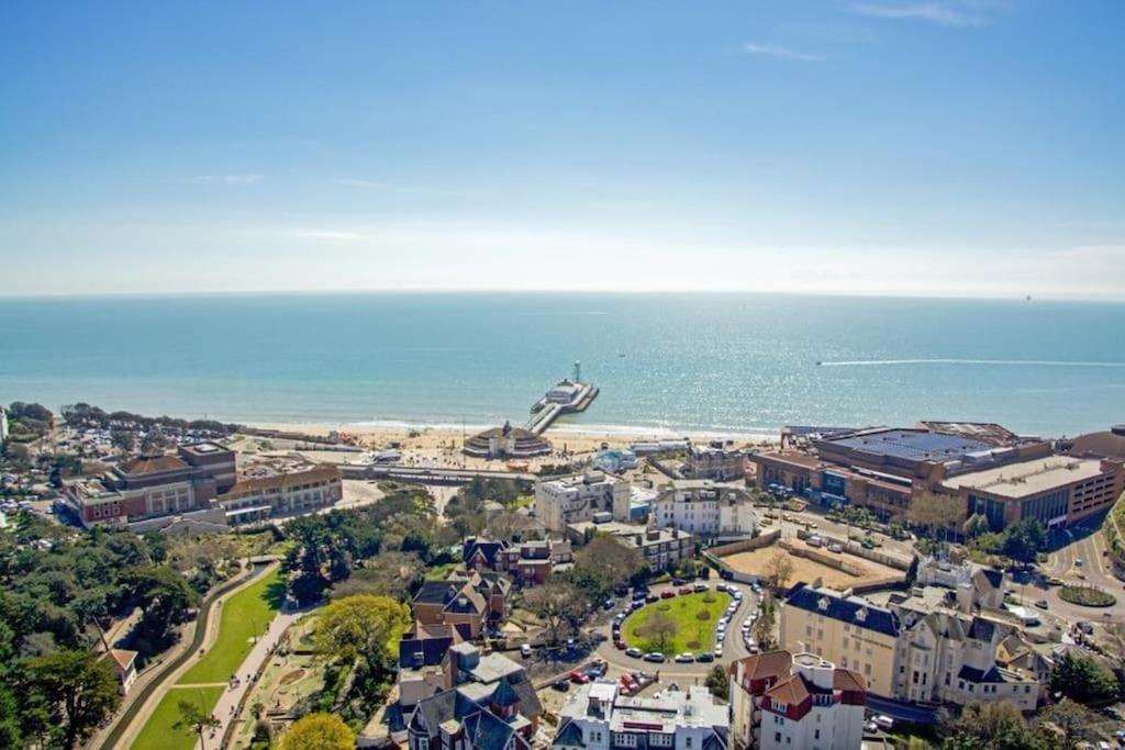Bournecoast - Stylish Flat With Balcony - Sea Glimpses - 10 Min Walk To Beach - Parking - Wifi - Fm8405 Bournemouth Bagian luar foto